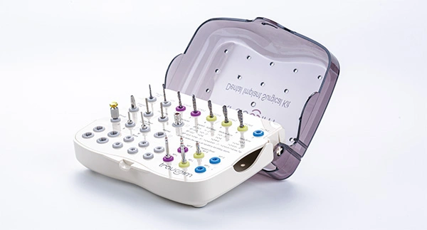 Kit quirúrgico para implantes dentales NT